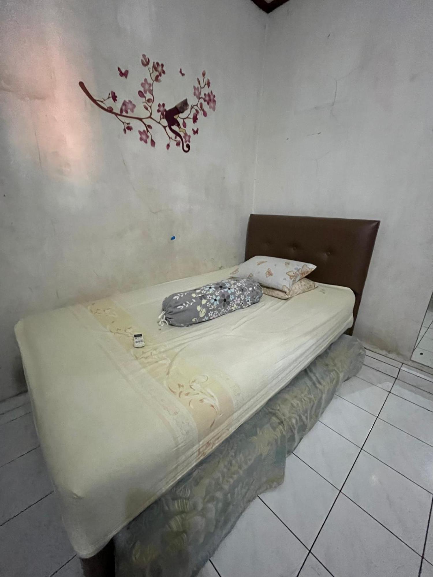 Spot On 94142 Al Fatih Residence Syariah 2 Jakarta Exterior foto