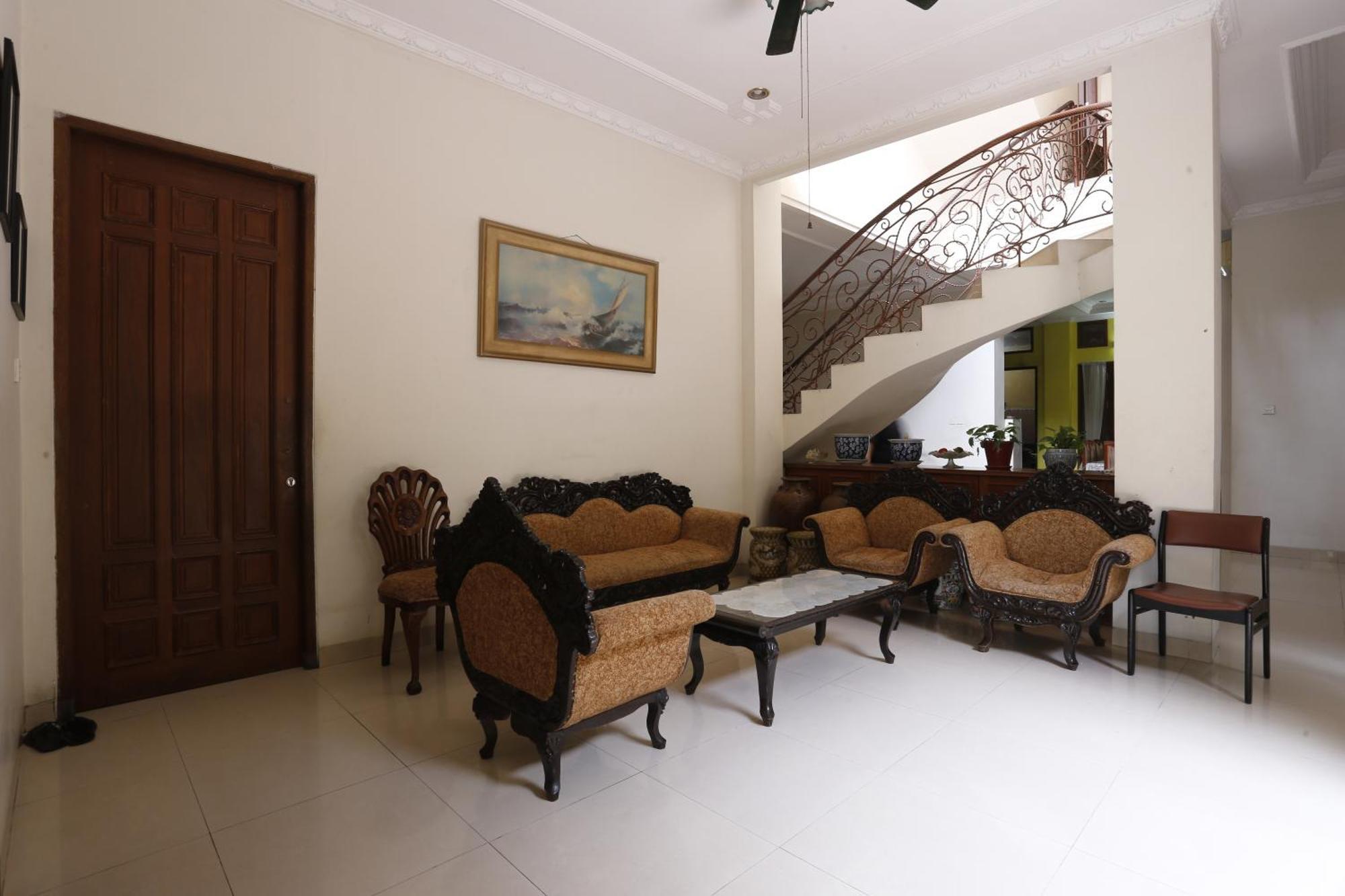 Spot On 94142 Al Fatih Residence Syariah 2 Jakarta Exterior foto